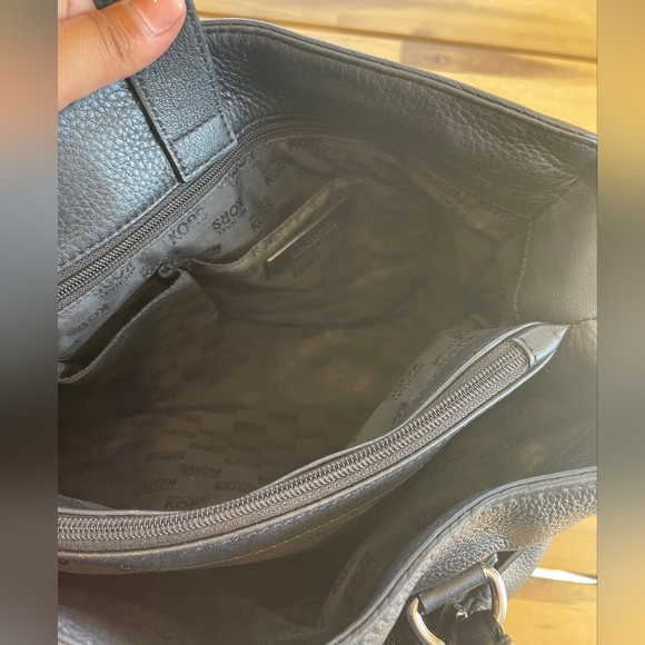 Michael Kors Black Studded Pebbled Leather Shoulder Bag Chain Crossbody Strap - Picture 4 of 5